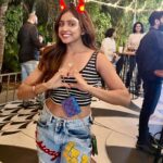 Vithika Sheru Instagram - Allowing Myself To Shine ✨