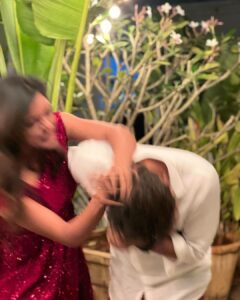 Vithika Sheru Instagram - May The Spirit Of Christmas Bring You And Your Family Hope , Love , and Happiness.. Merry Christmas 🎄❤️🎁