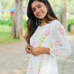 Vithika Sheru Instagram - Loving Myself More 🤍 Hand painted outfit - @flora_by_bunsi Earrings - @houseoftiha