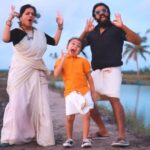 Vriddhi Vishal Instagram - Here’s to celebrating #Adipoli ana #InternationalDanceDay with #Thinkmusic 💃🕺♥️🤙 🎥 @ameensabil #ThinkOriginals #Thinkmusic @thinkmusicofficial #Ashwin #Kushee #Siddhu #VineethSreenivasan #sivaangi