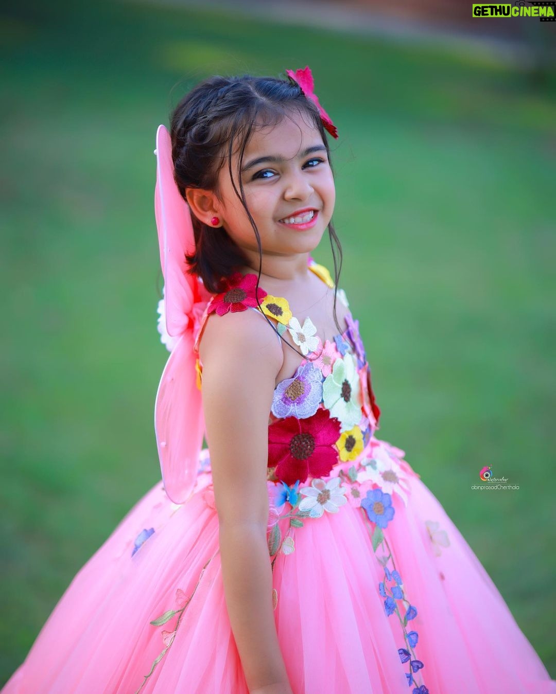 Vriddhi Vishal Instagram - ❤️❤️❤️ 📸 @abinprasad_cherthala Location @kondai_lip_resort Outfit @sowmyz_couture #fashion #kids #picoftheday #outfits #beutifuldress #gowns #instagood #vriddhi #childartist #kerala Kondai Lip Backwater Heritage Resort Alappuzha