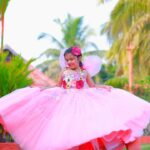 Vriddhi Vishal Instagram - Happy new year all ❤️❤️❤️❤️ 2023 ma first video ❤️ 🎥 @abinprasad_cherthala Outfit @sowmyz_couture Location @kondai_lip_resort #tamil #song #trendingreels #instagram #instafashion #reelsinstagram #reels #artist #fashionstyle
