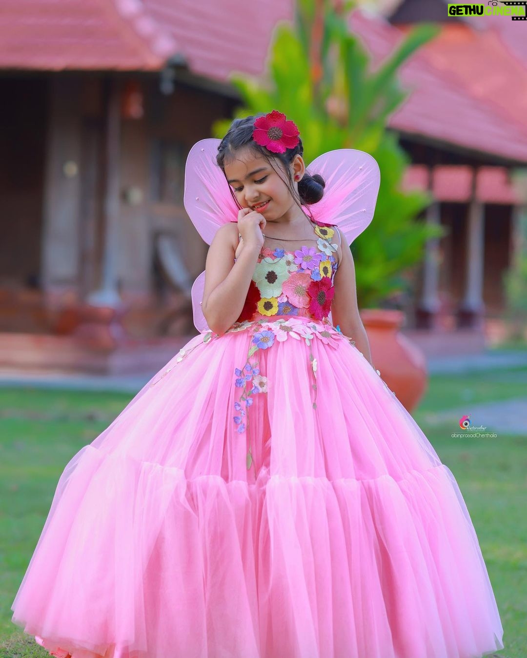 Vriddhi Vishal Instagram - ❤️❤️❤️ 📸 @abinprasad_cherthala Location @kondai_lip_resort Outfit @sowmyz_couture #fashion #kids #picoftheday #outfits #beutifuldress #gowns #instagood #vriddhi #childartist #kerala Kondai Lip Backwater Heritage Resort Alappuzha