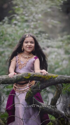 Vriddhi Vishal Instagram - Bahubali 🔥🔥❤️

🎥 @abi_fine_shooters 

Outfit @disha_creationz 

Jewels @parakkat_jewels 

Location @parakkatnatureresortmunnar 

Thanks @abhishek_parakkat_ 

Camera Asistant @anshad_shereef 

#bahubali #tamanna #telugu #viral #viralvideos #songs #dance #trendingreels