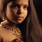 Vriddhi Vishal Instagram - Happy Diwali 🪔🪔🪔 Ps 1 🎥 @abi_fine_shooters Jewels @parakkat_jewels Location @broadbeanresortmunnar Thanks @christopher_holidays #aiswaryarai #ps1 #indinacinema #reels #instagram #instagood #babyartist #vriddhivishal #shooting #cinema #tamil #malayalammovies