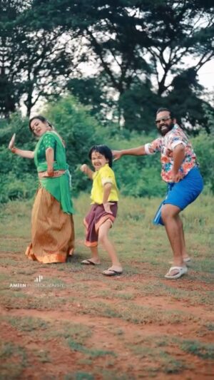 Vriddhi Vishal Instagram - Thaai kelavi 😜🥰🤘

After a short break 💃with ma family ❤️❤️❤️

🎥 @ameensabil 

@dhanushkraja 

@anirudhofficial 

@nithyamenen 

@raashiikhanna 

@priyabhavanishankar 

@joinprakashraj 

@suntv 

@adityamusicindia 

#

#dance #dancereels #reels #reelsinstagram #reelsvideo #viral #dhanush #tamil #fangirl #family #trending #trendingreels #adityamusic #dancelover