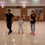 Vriddhi Vishal Instagram - Rum bum pum 💃💃 rehearsal with ma dearest friends @actorjai uncle & @amritha_aiyer checy ❤️ #RumBumBum 1st single from #CoffeeWithKaadhal is here to make you dance! 💃🏻😍 ▶️https://youtu.be/g_kQJHtmZuM #ASundarCEntertainer 🥳 A @itsyuvan Musical! 🎼 #SundarC @khushsundar #AvniCinemax #BenzzMedia @u1recordsoffl @actorjiiva @actorjai #Srikanth @amritha_aiyer @malvikasharmaofficial @raizawilson @aishwarya4547 @ddneelakandan @samyuktha_shan @redin_kingsley @yogibabuactor @_vriddhi_ @iamsandy_off @vichuviswanath @fennyoliver @krishnasamye #Gururaj @riazkahmed.pro @v4umedia_ #tamil #cinema #sundarc #jai #jiiva #sreekanth #instagood #instreels #reelsinstagram #love #southindian #hit #song #songs #chennai #