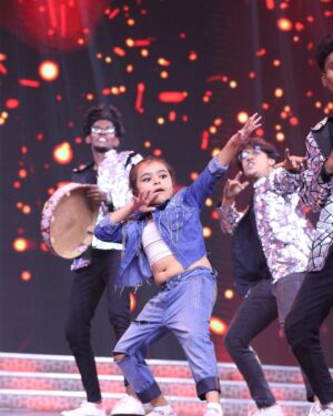 Vriddhi Vishal Instagram - Dance 💃💃💃❤️❤️❤️

Outfit @swathi__ramakrishnan 

Show @jfwdigital 

#jfwachieversawards2022 #dancelover #childartist ##awards