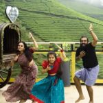 Vriddhi Vishal Instagram - Lingidi lingidi lingidi 💃🕺💃 🎥 @amal.nef Location @parakkatnatureresortmunnar Ma outfit @magizham_kids #lingidi #telugu #dancereels #familydance #vriddhifamily #vriddhivishal #chidartsit #telugusongs #telugubgm #vriddhifamily #dancingfamily Parakkat Nature Resorts