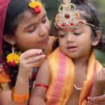 Vriddhi Vishal Instagram - Janmastami with #MukundhaMukundha @sonymusic_south 🎥 & cuts @vishal_kannan03 Makeover @gayathri_vishal03 #krishna #mukundamukunda #sonymusic #janmashtami #vriddhivishal #radhkrishna #krishna #brothersisterlove