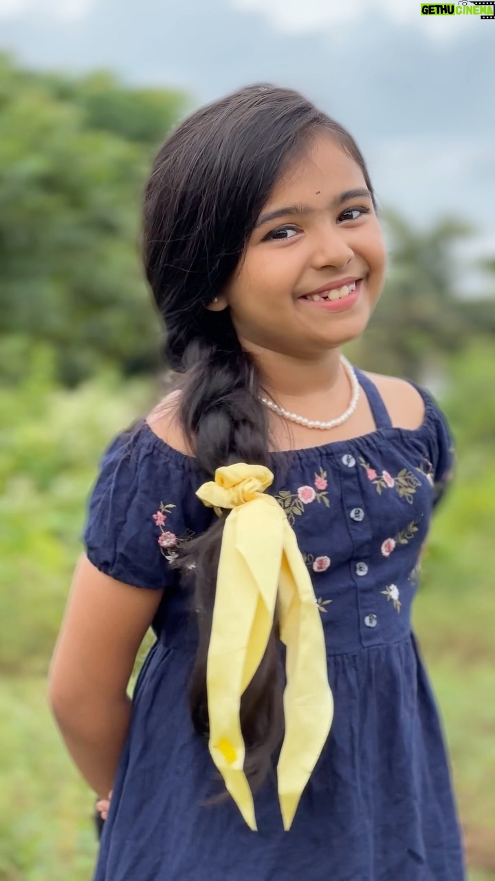 Vriddhi Vishal Instagram - Neela Nilave ❤️🥰😍 🎥 @vishal_kannan03 Makeover @gayathri_vishal03 #dancelover #rdx #love #songs #malayalamhits #hitcinema #neelanilave #childartist #vriddhivishal #trendingno1formusic #neelanilave #malayalmhitsong