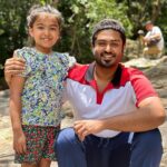 Vriddhi Vishal Instagram - Unexpected meet @actorgokulsuresh chetan ❤️❤️❤️ 📸 @vishal_kannan03 #gokulsuresh #actor #malayalamcinema #artist #kingofkotha #❤️ #sureshgopi #cinema Vattavada