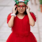 Vriddhi Vishal Instagram - Merry Christmas all ❤️❤️🎅🎄🌲 📸 @wedding.3 #merrychristmas #vriddhivishal #christmas #childartist #photoshoot #xmasphotoshoot #❤️
