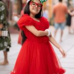 Vriddhi Vishal Instagram - Merry Christmas all ❤️❤️🎅🎄🌲 📸 @wedding.3 #merrychristmas #vriddhivishal #christmas #childartist #photoshoot #xmasphotoshoot #❤️