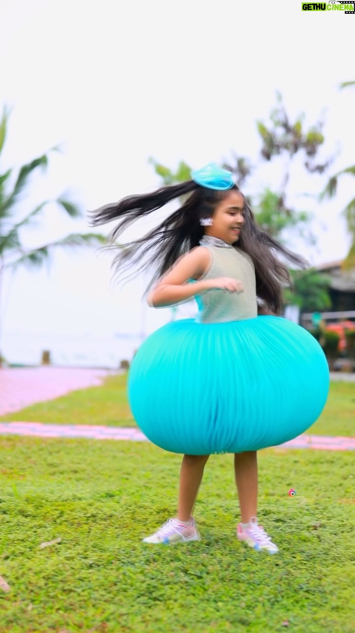 Vriddhi Vishal Instagram - Trending ❤️🥰💃 🎥 & cuts @abinprasad_cherthala Outfit 👗 @shrinus_couture Makeover @gayathri_vishal03 #vriddhivishal #dancingfamily #childartsit #southindianchildactress #vriddhi #dancelover #trendingreels