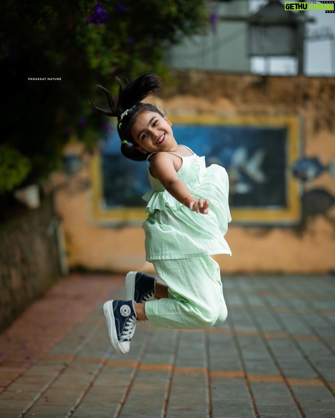 Vriddhi Vishal Instagram - ❤️❤️❤️ 📸 @amal.nef Outfit @magizham_kids Location @parakkatnatureresortmunnar #outfit #vriddhi #vriddhivishal #fashionmodel #kids #childinfluencer #childartist #vriddhivishal Parakkat Nature Resorts