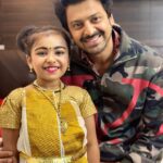 Vriddhi Vishal Instagram - After one year meet ma sreekanth uncle ❤️❤️❤️ New malayalam movie ❤️🥰 #movies #malayalam #tamil #cinema #childartist #babyartist #wayanad #love #malayalamcinema #vriddhi