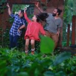 Vriddhi Vishal Instagram - Trending 🔥💃❤️ 🎥 @abinprasad_cherthala Ma outfit @orikid_ Asist @alizejisna @kiranjyothy5 #trendingreels #trending #viral #vriddhivishal #babyartist #babyinfluencer #influencer #kerala #terewastefalaksechandlaunga #hindi #trendingreels #instagram #instareels #childartist #2018 #southindianchildactress #❤️ #vriddhivishalfamily #familydance #familygoals #familyfun