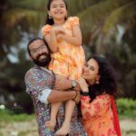 Vriddhi Vishal Instagram - Happy sunday all ❤️❤️❤️ 📸 @abinprasad_cherthala #reels #shootingtime #trending #vriddhivishal #childartist #southindianchildartist #vriddhifamily #love #happysunday #familytime #shooting #malayalam #cinema #kerala #kochidiaries Thycal Beach