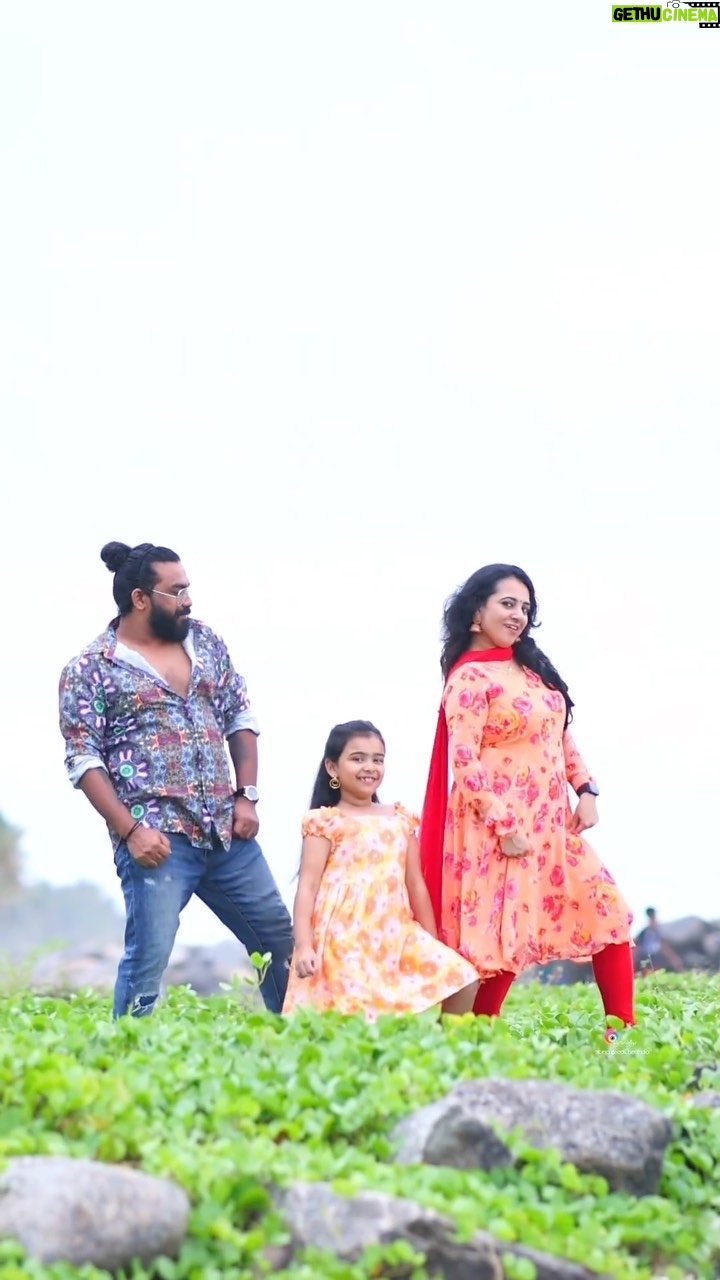 Vriddhi Vishal Instagram - ❤️❤️❤️ 🎥 @abinprasad_cherthala Asist @alizejisna Ma outfit @orikid_ #Vellake @sonymusic_south @vinayshanmukh @alekhyaharika_ @_sugivijay_ @bharatsaurabh @sureshbanisetti_lyricist #vriddhi #vriddhivishal #tamil #songs #hitsongs #sonymusic #sonymusicsouth #love #family #vriddhifamily #dancelover #babyartist #vellake #trending #trendingreels #vriddhireels #childartist