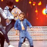 Vriddhi Vishal Instagram - Pathala Pathala 💃💃💃 @jfwdigital award show at chennai #dancelover #childartist #vriddhivishal #kerala #dancereels #kamalahasan #vikram #dancereels #vriddhi