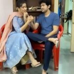 Vyoma Nandi Instagram - Om and Vini ka toh yeh khayal hai! Aapka ka kya maan na hai? Pyaar or no pyaar? 🤔 On set shenanigans! Cameraman @_shivamparekh ke saath hum @vyomanandi aur @raunaqkamdar! Dekhte rahiye #REELTAK #HurryOmHurry #8thDecember2023 #vyomanandi #raunaqkamdar