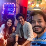 Vyoma Nandi Instagram - 🪴”Broship” moments Hurry Om Hurry Running Successfully in Theatres 🥳 Its a very merry Christmas 🎄 #hurryomhurry #RaunaqKamdar #VyomaNandi #ShivamParekh @everestentertainmentgujarati @vaidyanisarg