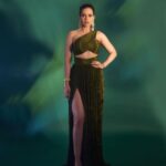 Waluscha De Sousa Instagram – Drop 1 #aboutlastnight 

Outfit @worldofasra 
Shoes @aquazzura 
Jewellery @studio.metallurgy @minerali_store 
Styling @abhilashatd @dipteeagarwal 
Makeup @kapilbhalla_ 
Hair @hairbyykaushall 
Photography @akshay_26 

#bollywoodhungama #awards #beauty #film #fashion #glamour #redcarpet #waluschadesousa