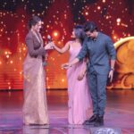 Waluscha De Sousa Instagram - देखना ना भूलिएगा अवॉर्ड्स की धमाकेदार शाम सिर्फ स्टार प्लस पर 1 जनवरी 2023 को शाम 7:30 बजे ✨✨✨ Don’t forget to tune in and watch a glittering evening @theitaofficial @starplus @anuranjan1010 #itaawards2022 #bestsupportingactress #ott #escaypelive