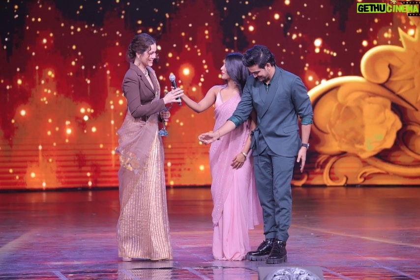 Waluscha De Sousa Instagram - देखना ना भूलिएगा अवॉर्ड्स की धमाकेदार शाम सिर्फ स्टार प्लस पर 1 जनवरी 2023 को शाम 7:30 बजे ✨✨✨ Don’t forget to tune in and watch a glittering evening @theitaofficial @starplus @anuranjan1010 #itaawards2022 #bestsupportingactress #ott #escaypelive