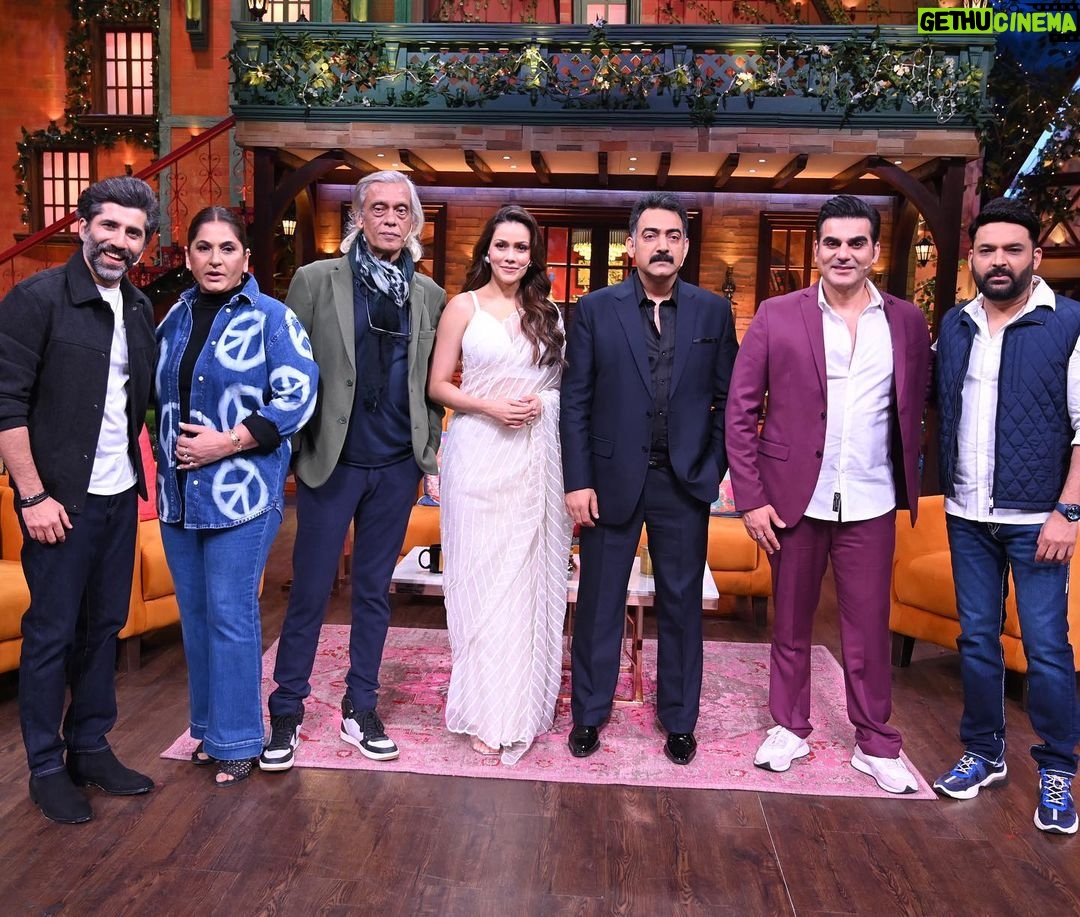 Waluscha De Sousa Instagram - Watch out for all the laughter and fun this weekend on the #KAPILSHARMASHOW with team #TANAAV Tune in on 26th Nov and join in on all the madnesssss π€π€π€ #TANAAV streaming now only on #SonyLIV @sonylivindia @sonylivinternational @applausesocial @sameern @segaldeepak @sidkhaitan @manavvij @arbaazkhanofficial @sumitkaul10 @rkrkay @shashank.arora @zarinawahab123 @ektakaul11 @waluschaa @dan.husain @instasattu @sukhmanisadana @sahibabali @gaur_amit @arslangoni @rockey_raina #MKRaina @sheendass @arryamanseth #SudhirMishra @sachin.krishn @ishanshrivedi @adhirbhat @gagansethis @castingchhabra @garg.prasoon @carpe_f_diem @devnidhib @payal_verma_sachdev @suhrudgodbole @yesstudios @liorraz #AviIssacharoff #SharonLevi @001danishkhan @amansrivas @saugatam #waluschadesousa