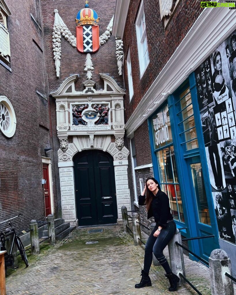 Waluscha De Sousa Instagram - 💙 Amsterdam, Netherlands