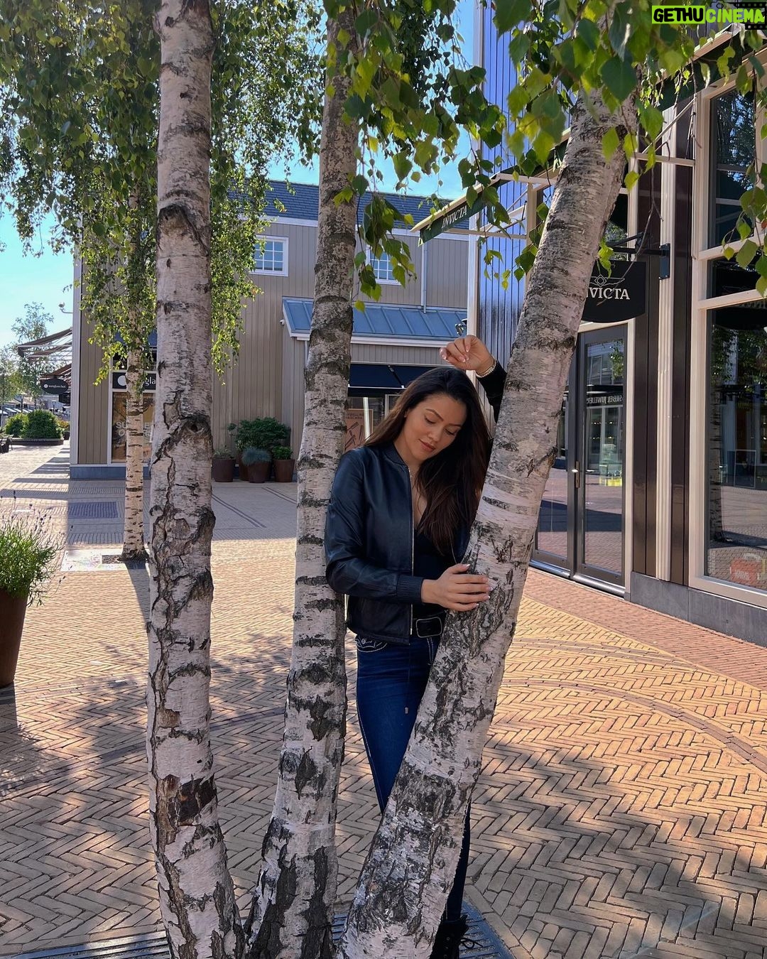 Waluscha De Sousa Instagram - 🤎 Amsterdam, Netherlands