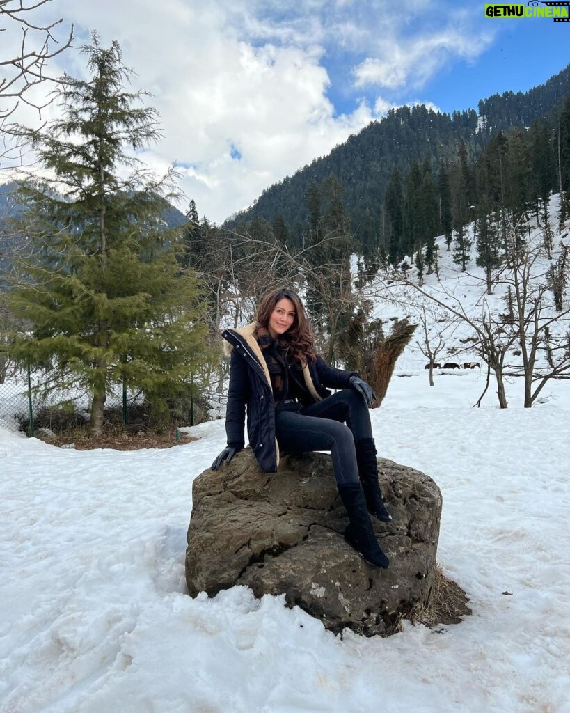 Waluscha De Sousa Instagram - And that's a wrap on #crackdown S2!! @lakhiaapoorva @vootselect thank you for this beautiful journey. #kashmir you were absolutely gorgeous! Pahalgam