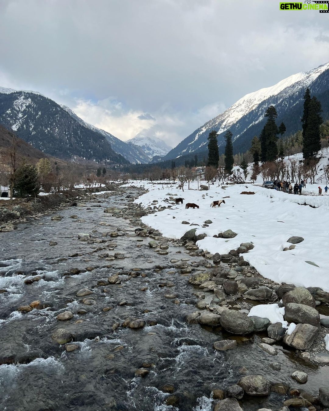 Waluscha De Sousa Instagram - And that's a wrap on #crackdown S2!! @lakhiaapoorva @vootselect thank you for this beautiful journey. #kashmir you were absolutely gorgeous! Pahalgam