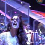 Waluscha De Sousa Instagram - 🤣 ek akhri bar IPML ki stage par... 🥁 #IndianProMusicLeague @ipml_official @zeetv @zee5 Film City Studio Mumbai
