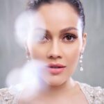 Waluscha De Sousa Instagram - 🪔 Outfit @frontierraas @quirkbrandconsulting Jewels @hybajewels Make up @kapilbhalla_makeup Hair @hairbyykaushall Images @akshay_26 Styling @abhilashatd @dipteeagarwal