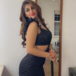 Yaashika Aanand Instagram – 🖤