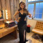 Yaashika Aanand Instagram – ✨🎬
Outfit @karmjitkalla_costume_designer 🖤
#silanodigalil 
#funmaaro London, UK