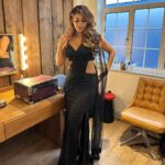 Yaashika Aanand Instagram – ✨🎬
Outfit @karmjitkalla_costume_designer 🖤
#silanodigalil 
#funmaaro London, UK