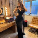 Yaashika Aanand Instagram – ✨🎬
Outfit @karmjitkalla_costume_designer 🖤
#silanodigalil 
#funmaaro London, UK