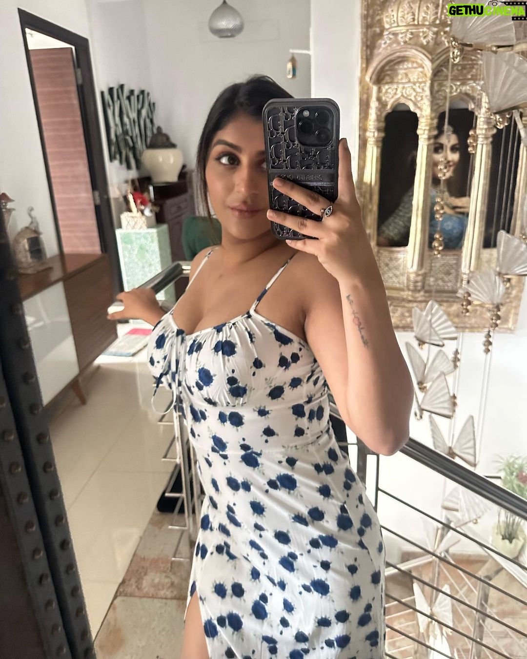 Yaashika Aanand Instagram - Sunday- funday 🤍🙃 . . . . #explore #goodvibes #ootd