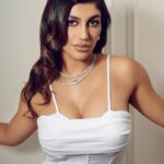 Yaashika Aanand Instagram - Take a ride on my energy 🤍🧿 . 📸 @dxgphotographer 💄 @sanchiagarwalmakeovers 💇‍♀️ @karthick_sha_makeovers