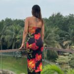 Yaashika Aanand Instagram - Roses are red , Violets are blue ; I hate poetry, But I’m into you 🫠🙈 . PC 📸 @_.kapilan.__ . . . #swipeleft #explore Sheraton Grand Chennai Resort & Spa