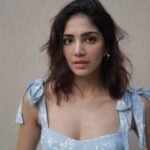 Yogita Bihani Instagram - Handle with care yaar, I’m fragile 🦋 Wearing @summersomewhereshop @elevate_promotions Shot by @happygraph.in