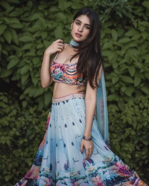 Yukti Thareja Instagram - Fav cardio: Running🏃🏻‍♀️😬

Styling @manogna_gollapudi 
Outfit @sahilkochharofficial
Earrings @thetrinkaholic
@screamstudiobyharsha