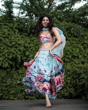 Yukti Thareja Instagram - Fav cardio: Running🏃🏻‍♀️😬

Styling @manogna_gollapudi 
Outfit @sahilkochharofficial
Earrings @thetrinkaholic
@screamstudiobyharsha