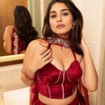 Yukti Thareja Instagram - Shining under the brightest lights ♥️ Styling @manogna_gollapudi Outfit @geethikakanumilli Jewellery @houseofqc 📸: @manish_linga_photography @makeupby_sathya Asst @pravalikagoud15