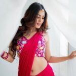 Yukti Thareja Instagram - Naari in a gorgeous saree 🌺🌸 #rangabalionjuly7th 🫶🏻 Stylist @manogna_gollapudi @makeupby_sathya Saree @sonaakshiraaj Photographer @they_call_me_keshu Asst @grahitha.nift