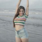 Yukti Thareja Instagram - denim shorts, blue skies & a salty tan🏝😬 Captured by @deepak_das_photography
